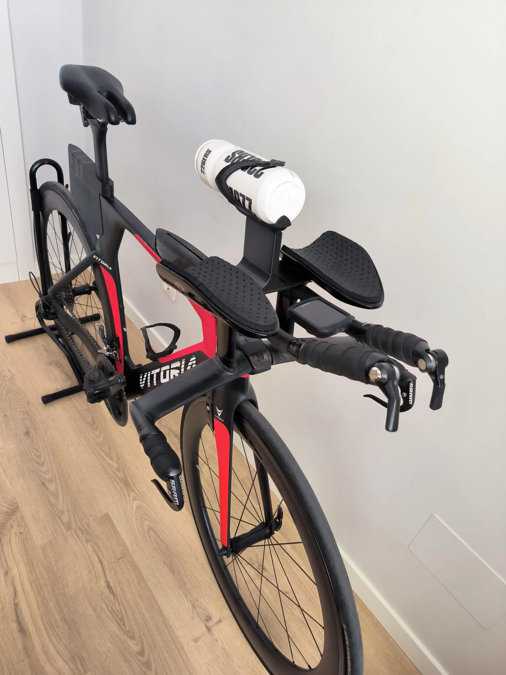 Sistema BTA universal para portabidón entre los acoples - Triatlon
